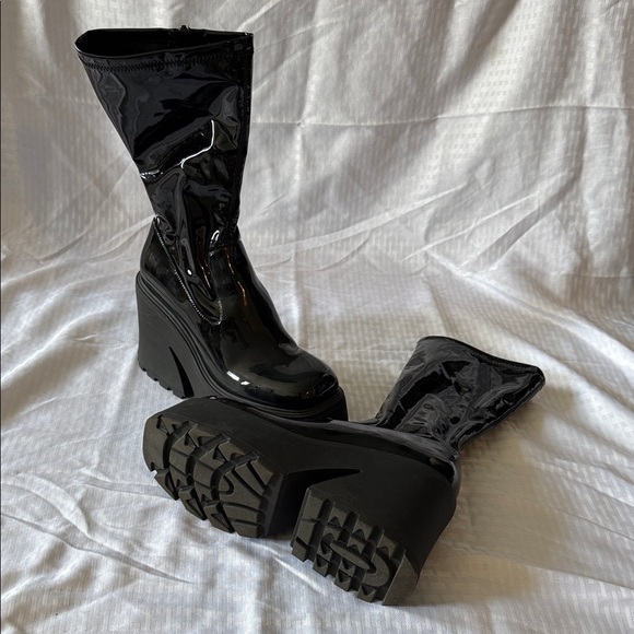 Steve Madden Black Patent Leather Platform Wedge Boots - Picture 1 of 7